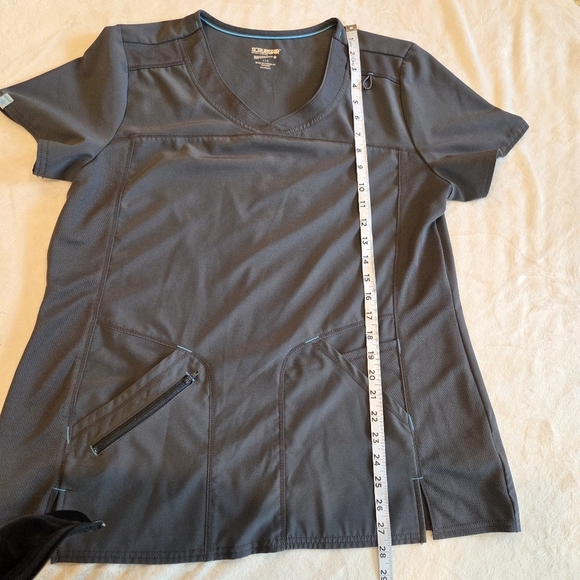 ‼️3/$30‼️Scrubstar Performance Scrub Top Large Gray Zippered Pocket V Neck - Picture 13 of 13